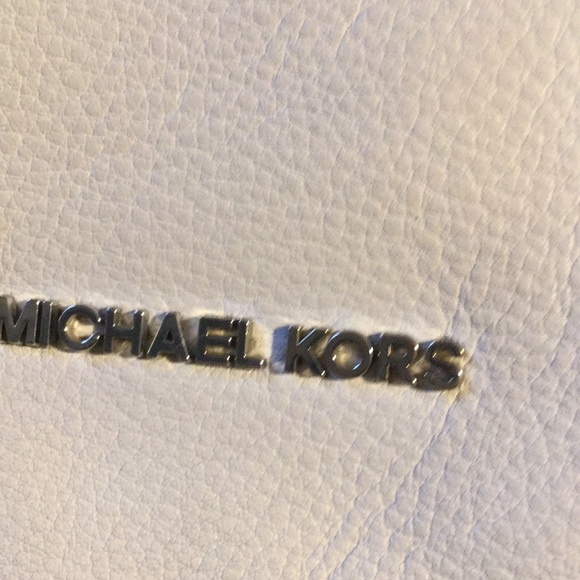 - Michael Kors Pebble Leather Crossbody Purse - Picture 4 of 10